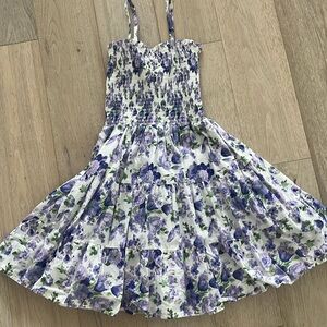 Beautiful floral dress! Good condition!